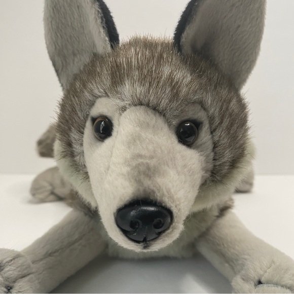 Adorable Gray Wolf Stuffed Animal/Plush made by Wildlife Artist Inc - Picture 1 of 8